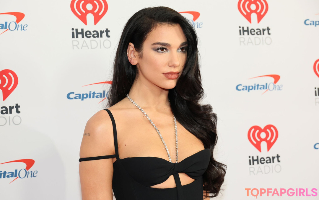 Naakte gelekte OnlyFans-foto van Dua Lipa #1639