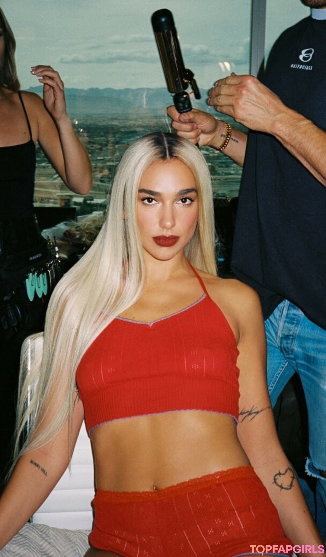 Naakte gelekte OnlyFans-foto van Dua Lipa #1691