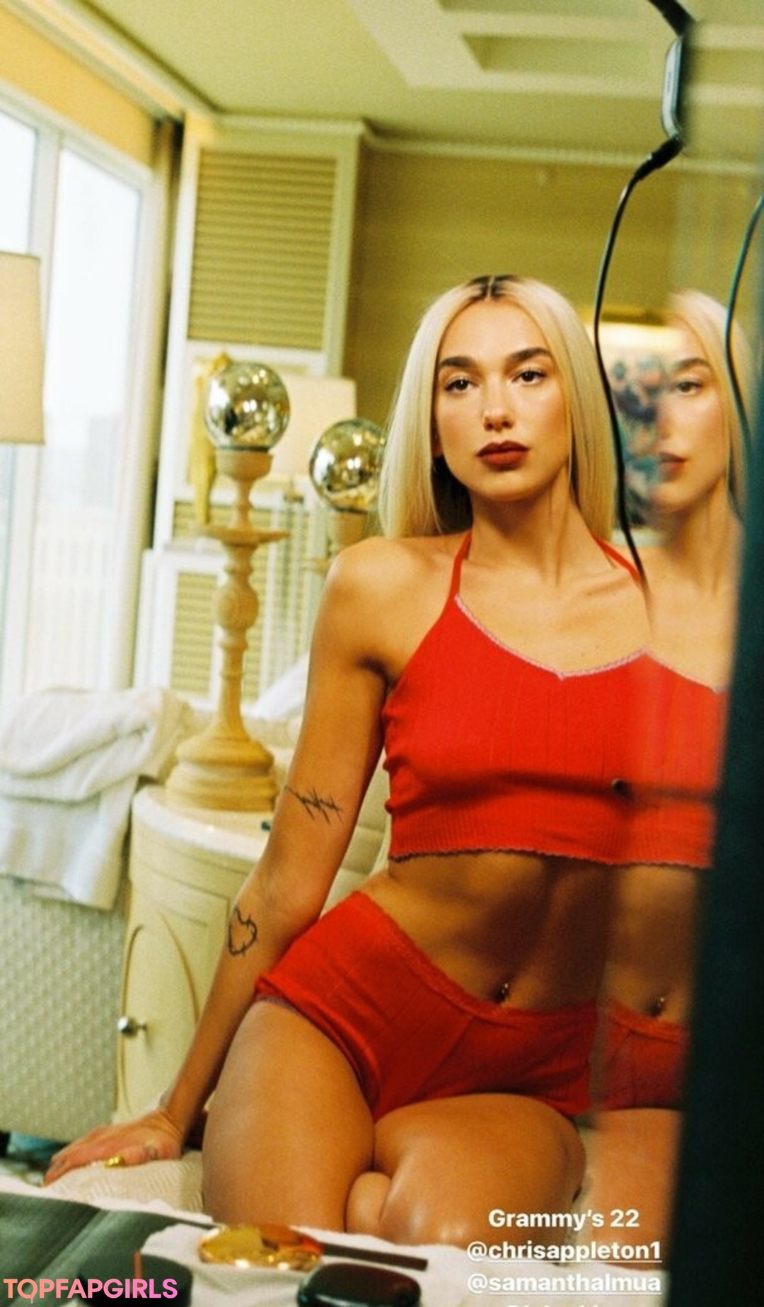 Naakte gelekte OnlyFans-foto van Dua Lipa #1703