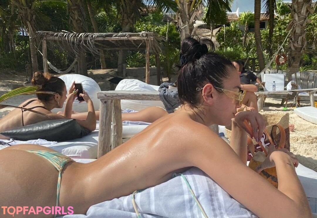 Naakte gelekte OnlyFans-foto van Dua Lipa #1729