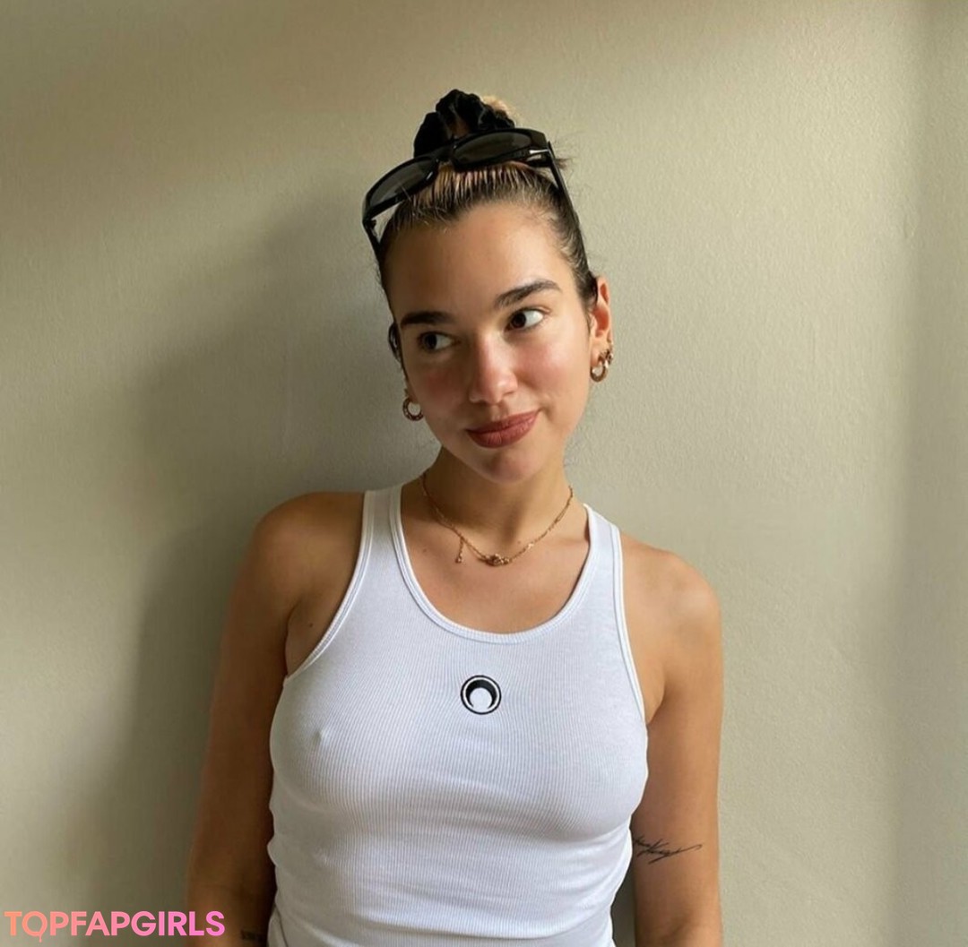 Naakte gelekte OnlyFans-foto van Dua Lipa #1777