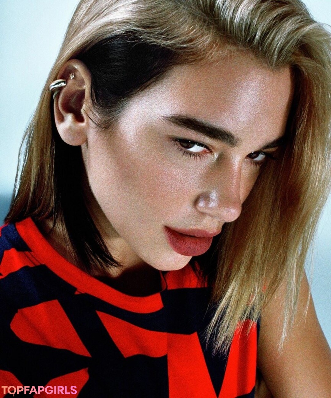 Naakte gelekte OnlyFans-foto van Dua Lipa #1821