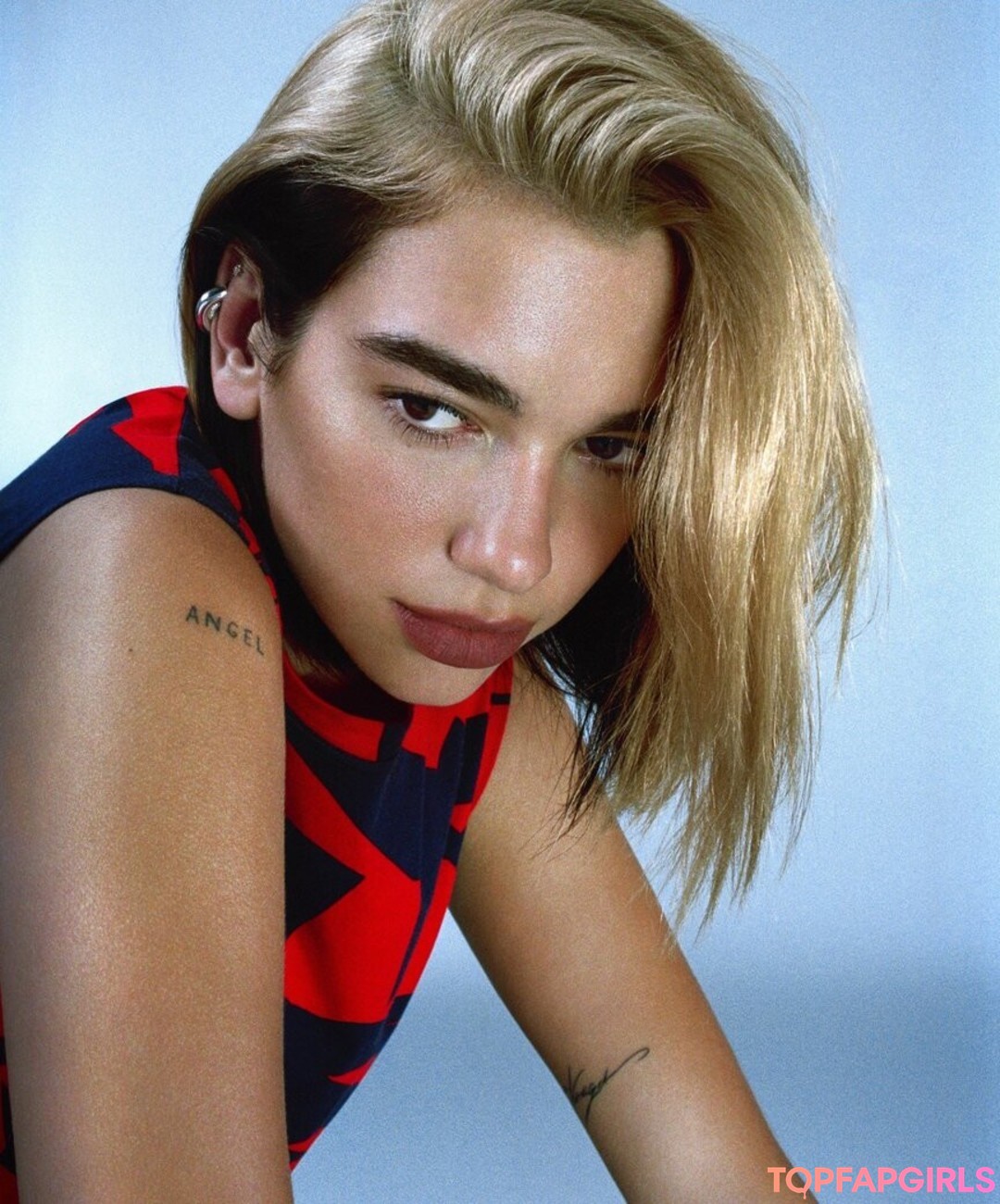 Naakte gelekte OnlyFans-foto van Dua Lipa #1849