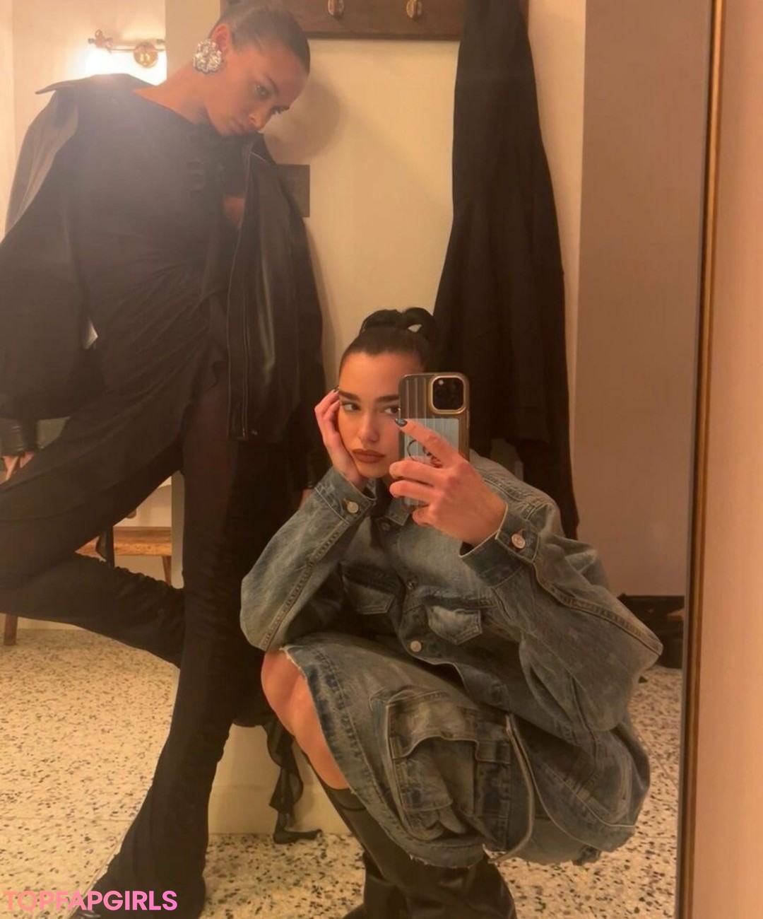 Naakte gelekte OnlyFans-foto van Dua Lipa #1968