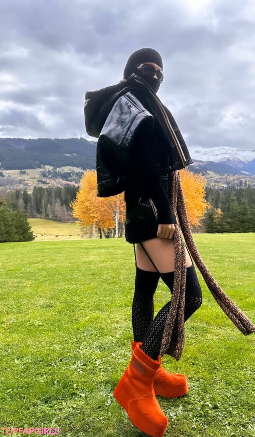 Naakte gelekte OnlyFans-foto van Rita Ora #1078