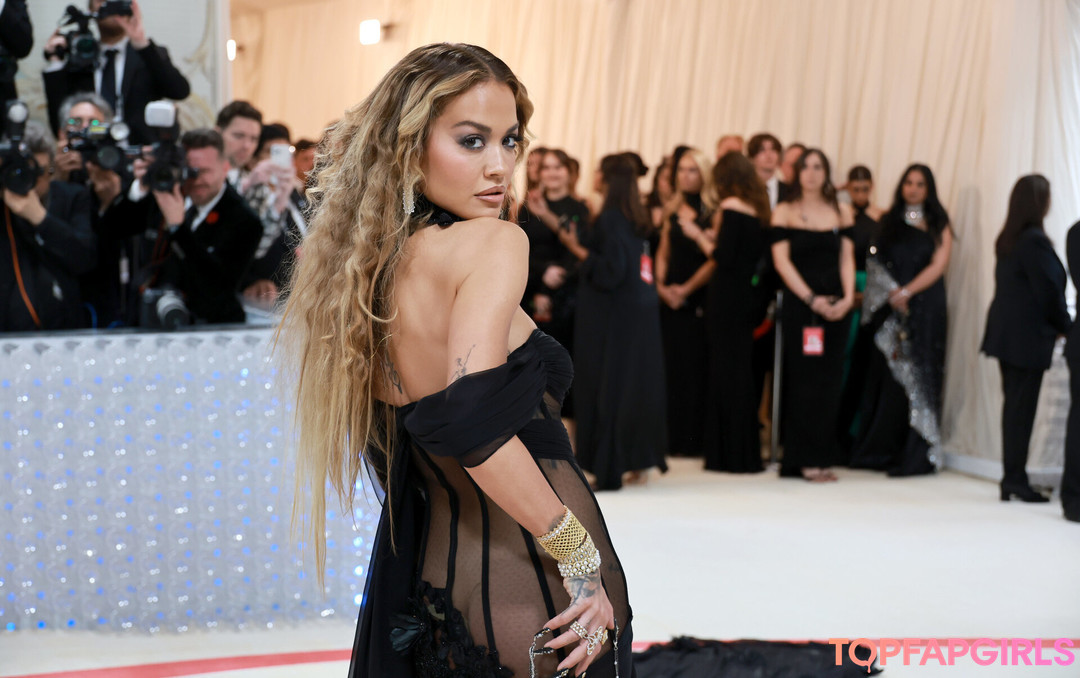 Naakte gelekte OnlyFans-foto van Rita Ora #1560
