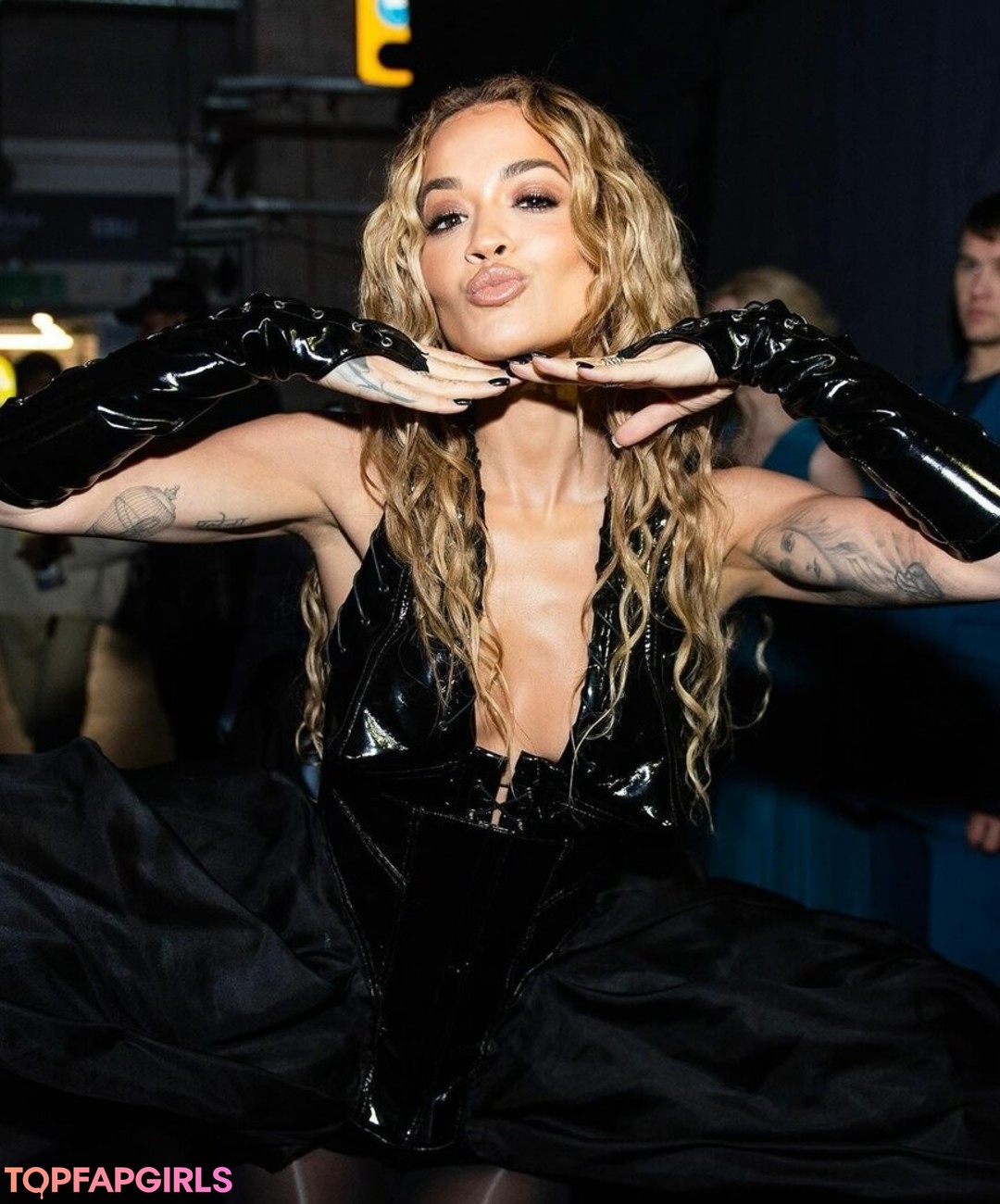 Naakte gelekte OnlyFans-foto van Rita Ora #1586