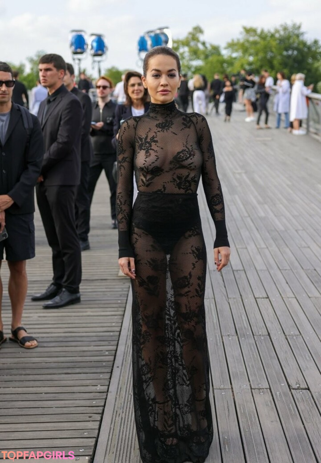 Naakte gelekte OnlyFans-foto van Rita Ora #1700