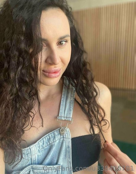 Naakte gelekte OnlyFans-foto van Julianainsanelyh0rny