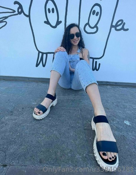 Julianainsanelyh0rny