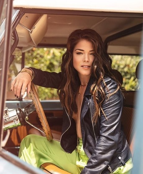Naakte gelekte OnlyFans-foto van Marie Avgeropoulos