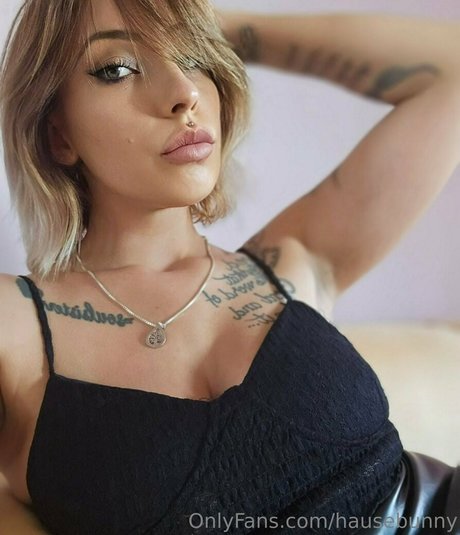 Naakte gelekte OnlyFans-foto van Badbunnybabee