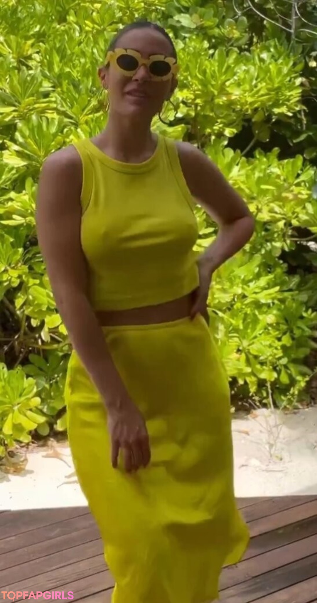 Naakte gelekte OnlyFans-foto van Frankie Bridge #1019