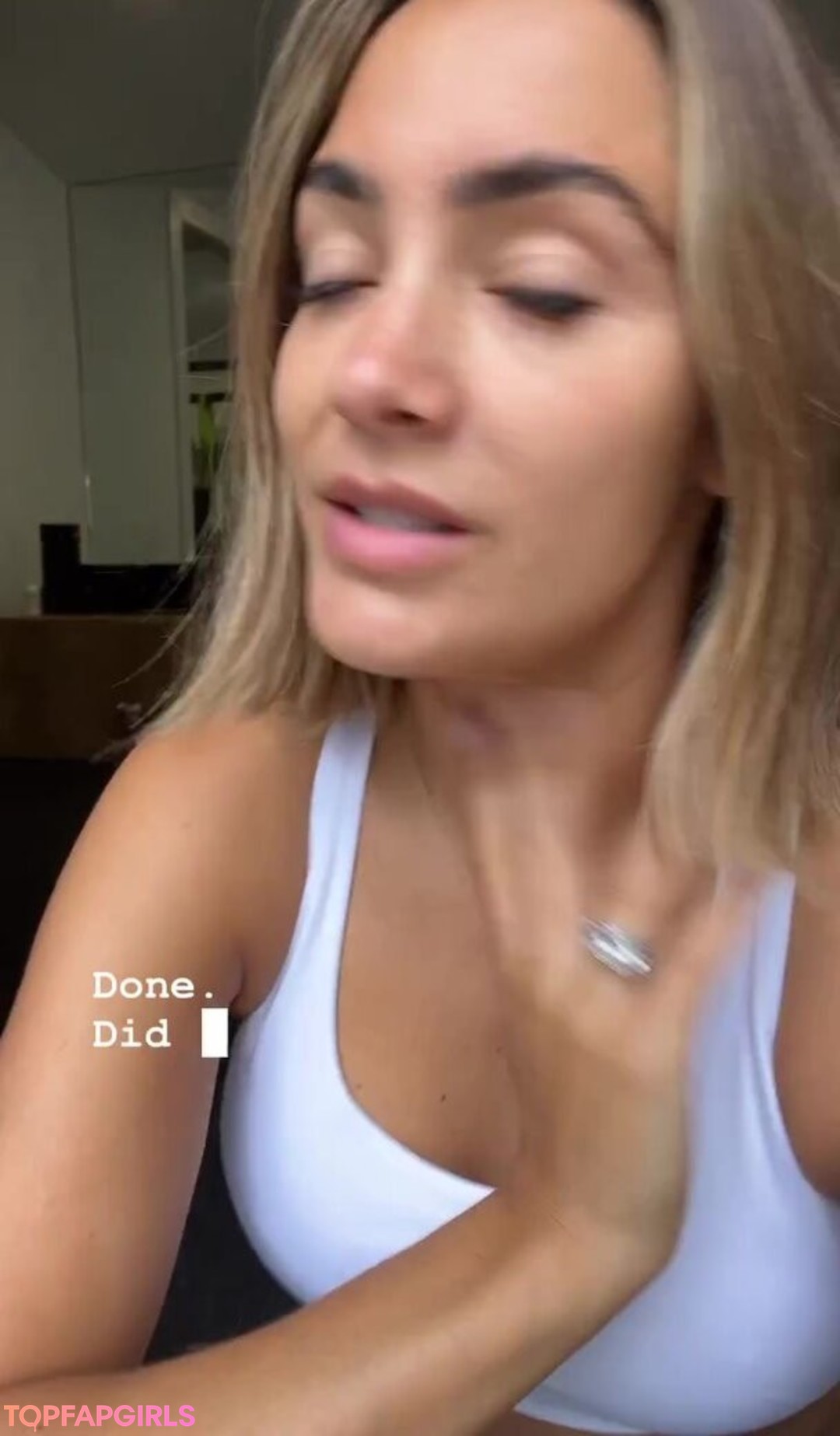 Naakte gelekte OnlyFans-foto van Frankie Bridge #1127