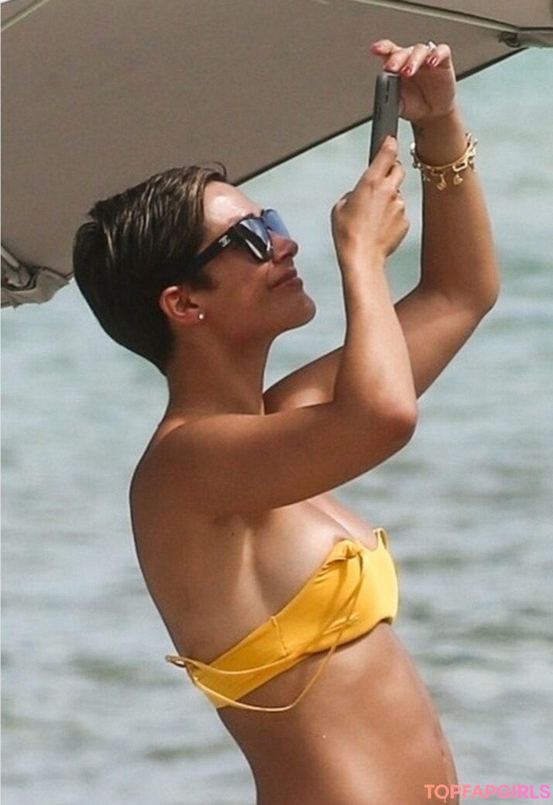 Naakte gelekte OnlyFans-foto van Frankie Bridge #1138