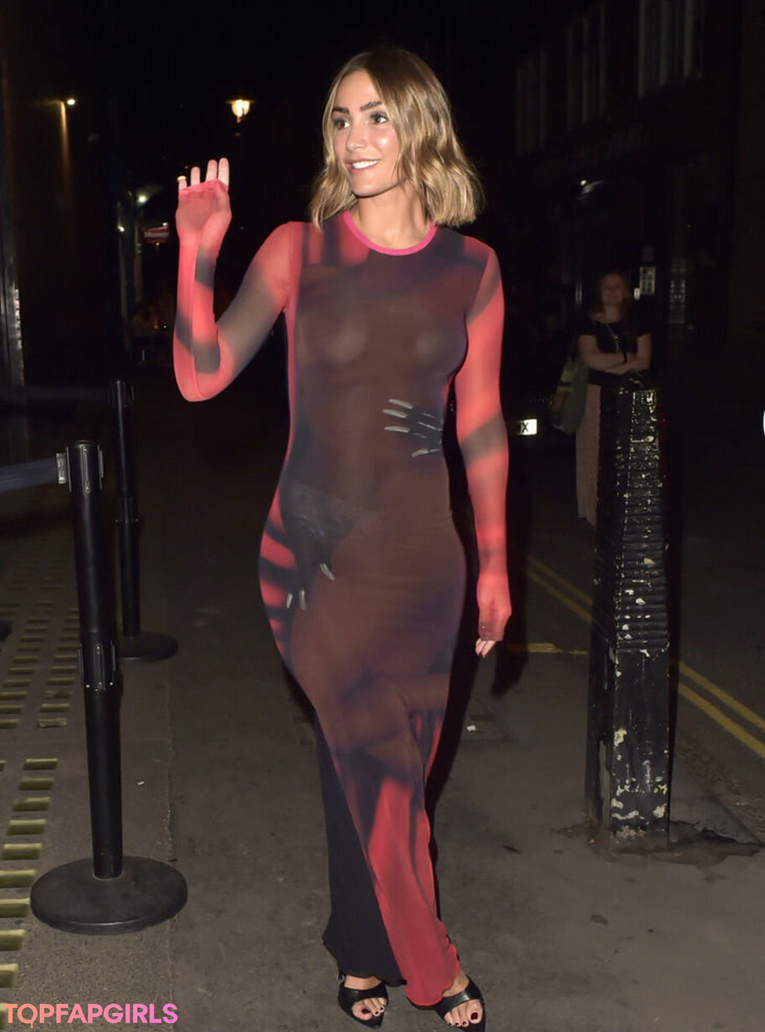 Naakte gelekte OnlyFans-foto van Frankie Bridge #1212