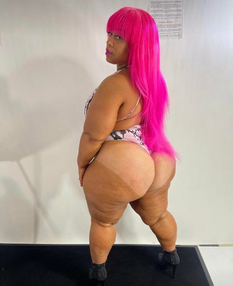 Naakte gelekte OnlyFans-foto van Pinkyxxx