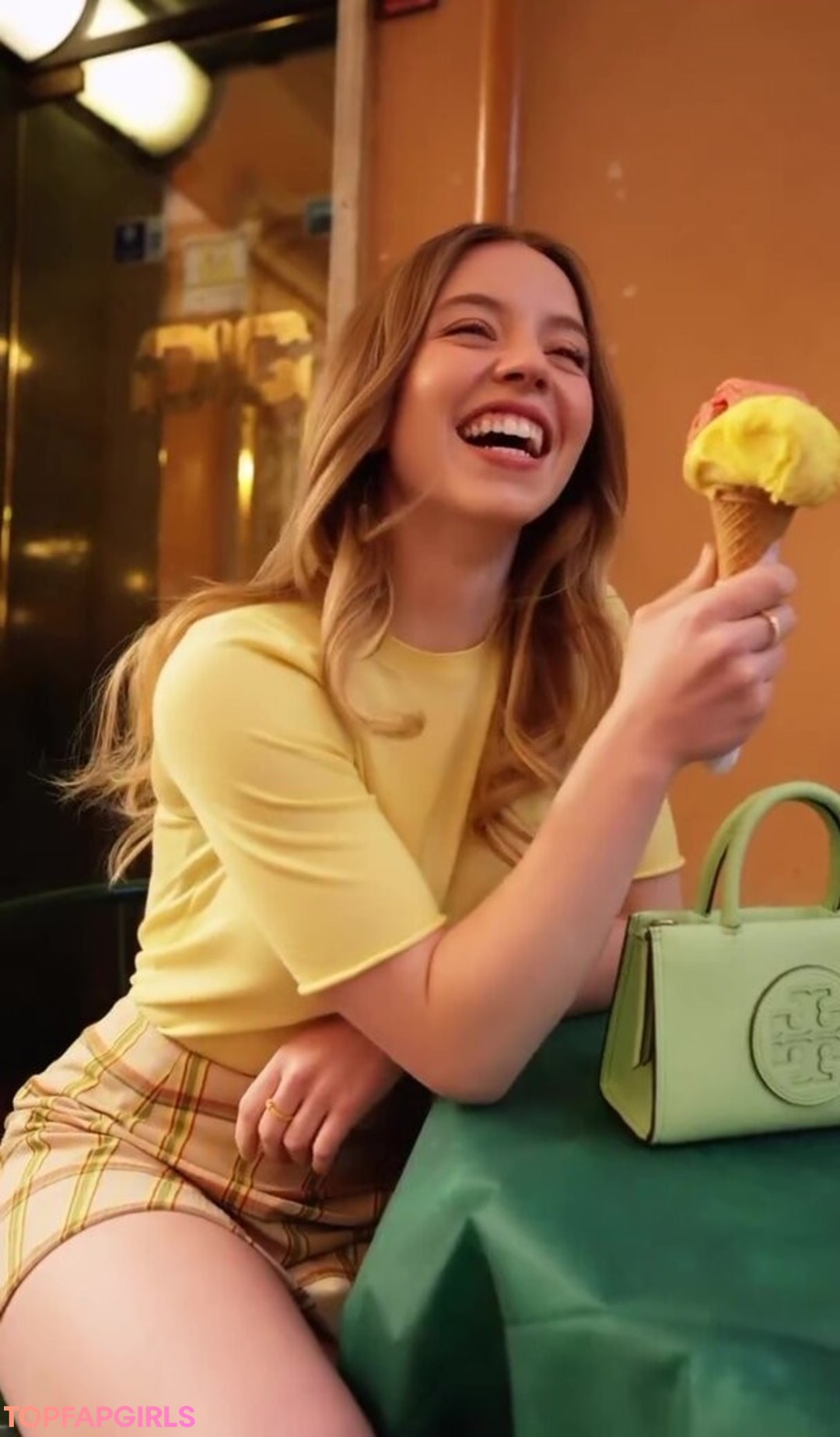 Naakte gelekte OnlyFans-foto van Sydney Sweeney #1353