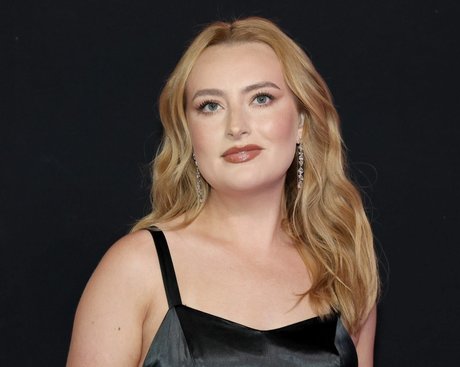 Amelia Dimoldenberg