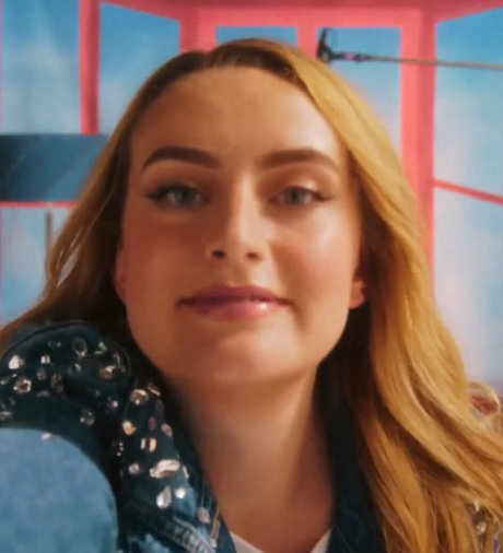 Amelia Dimoldenberg