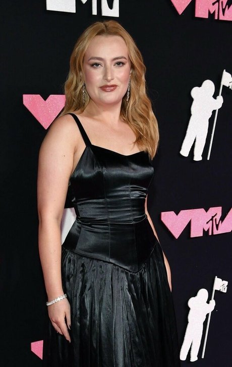 Amelia Dimoldenberg
