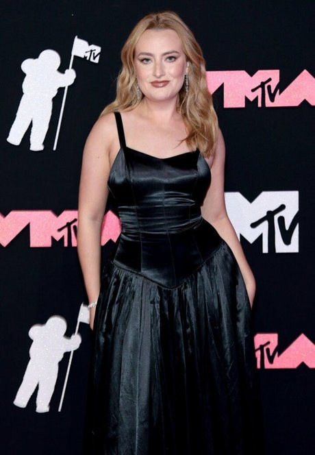Amelia Dimoldenberg