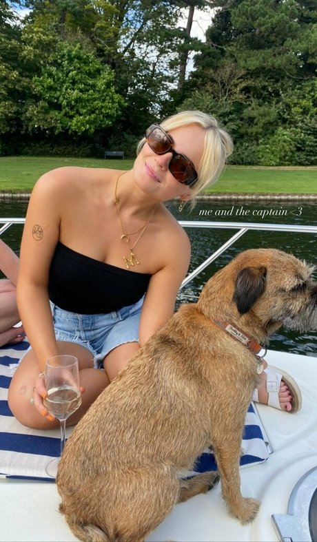 Naakte gelekte OnlyFans-foto van Millie Gibson