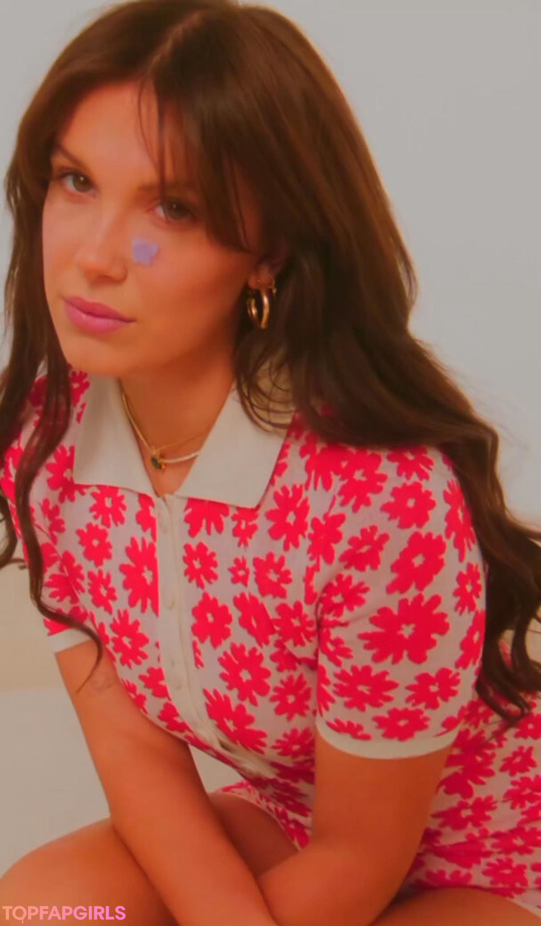 Naakte gelekte OnlyFans-foto van Millie Bobby Brown #1005