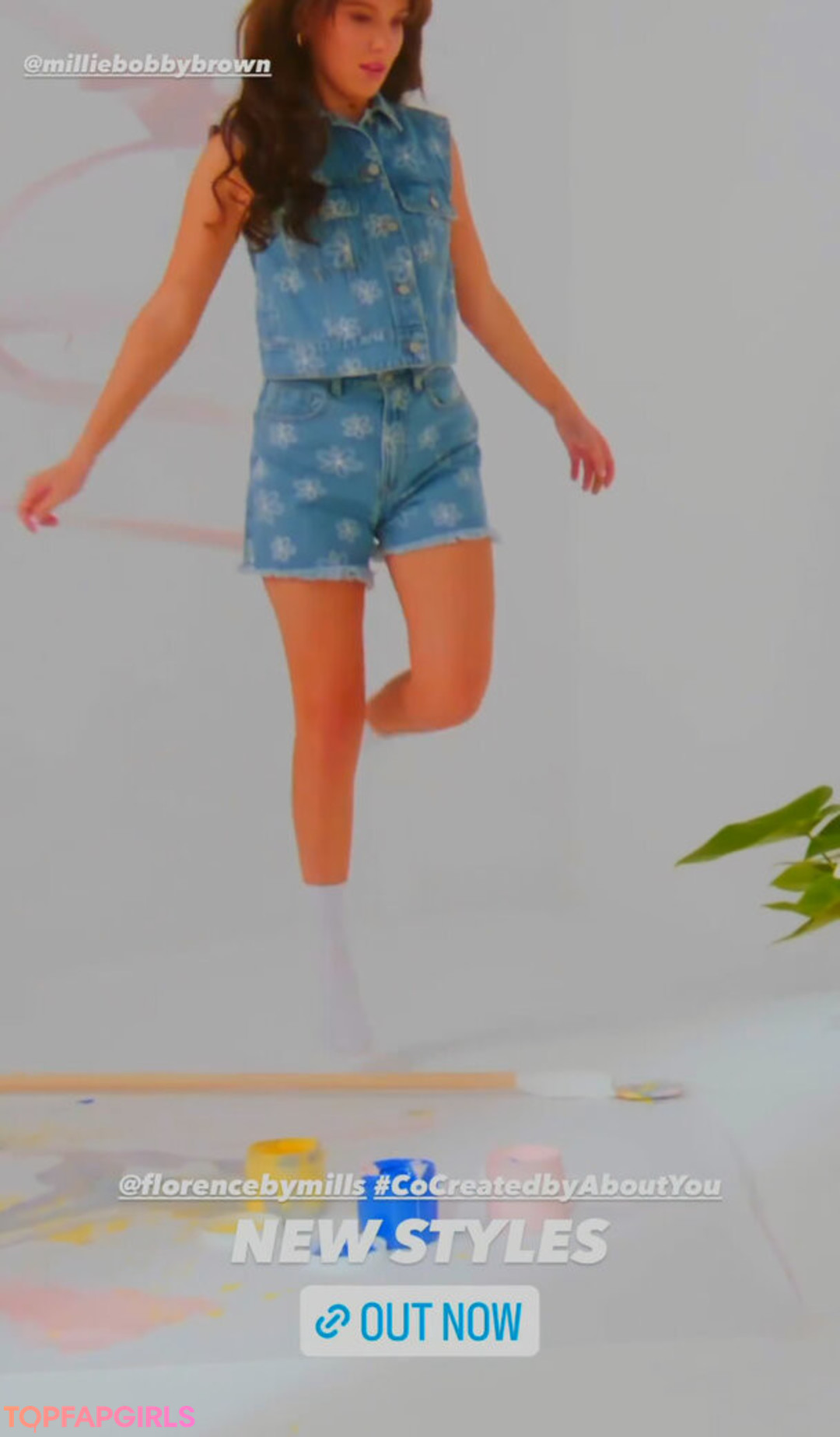 Naakte gelekte OnlyFans-foto van Millie Bobby Brown #1055