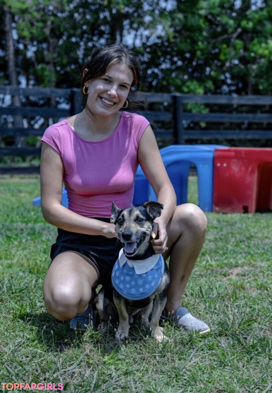 Naakte gelekte OnlyFans-foto van Millie Bobby Brown #1169