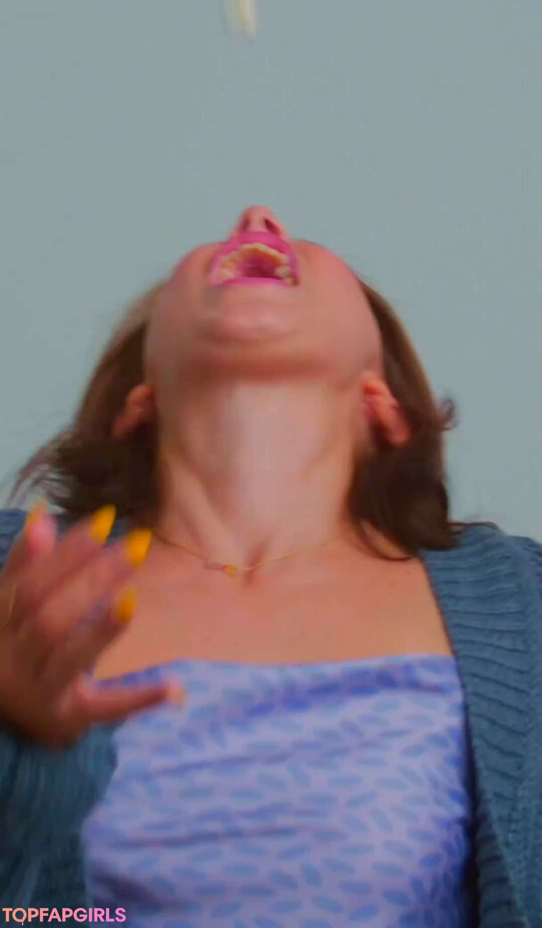 Naakte gelekte OnlyFans-foto van Millie Bobby Brown #1341