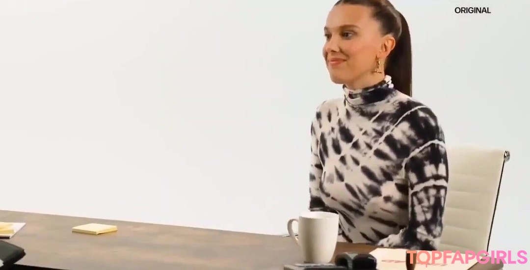 Naakte gelekte OnlyFans-foto van Millie Bobby Brown #1468