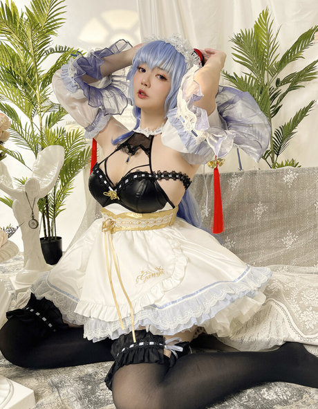 Naakte gelekte OnlyFans-foto van Ying Tze