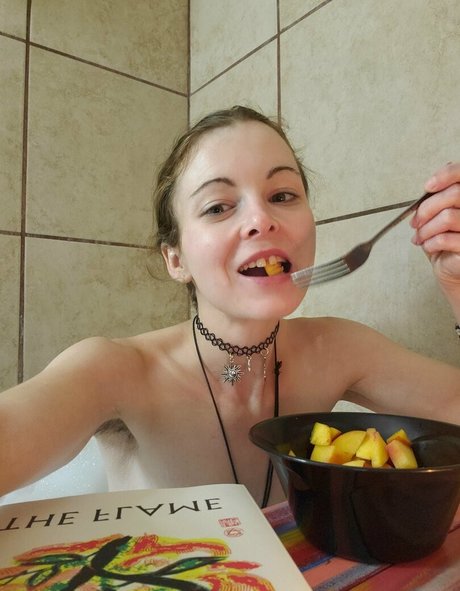 Naakte gelekte OnlyFans-foto van Kinkymorganteafree