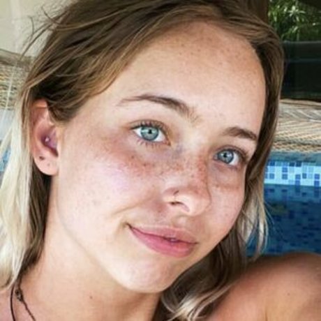 Naakte gelekte OnlyFans-foto van Lavenderalien
