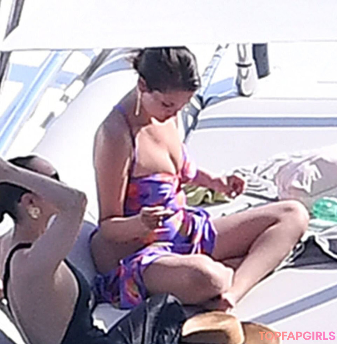 Naakte gelekte OnlyFans-foto van Selena Gomez #1242