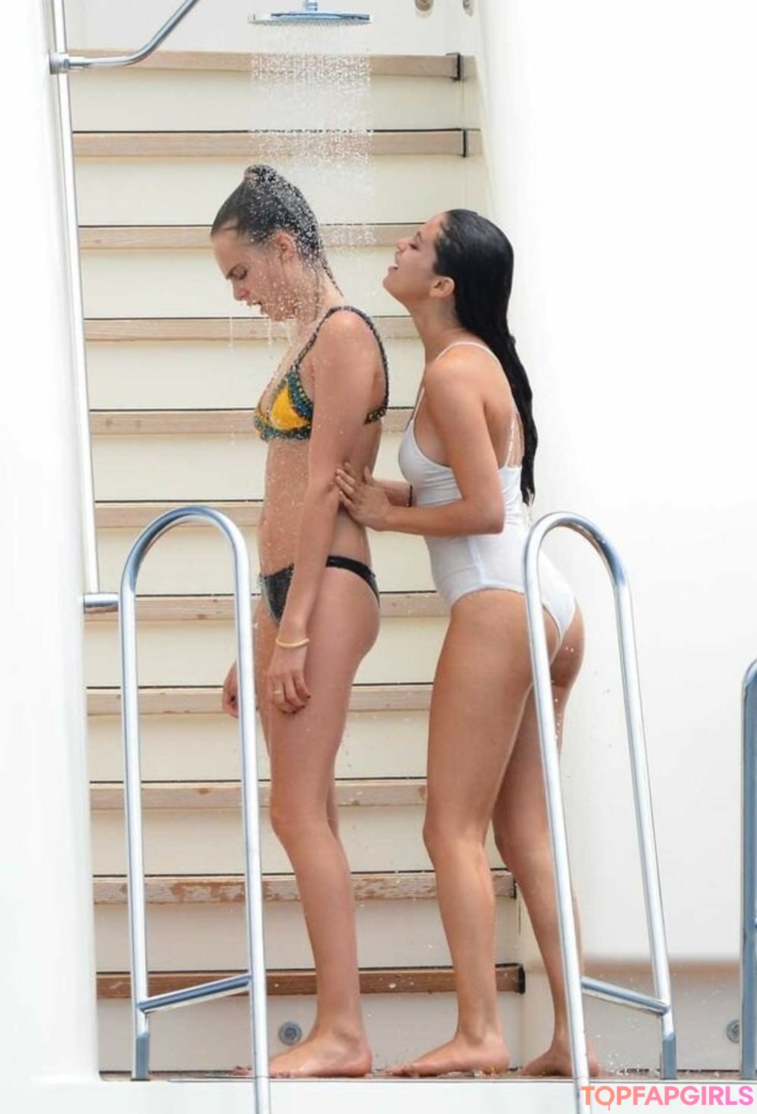 Naakte gelekte OnlyFans-foto van Selena Gomez #1586