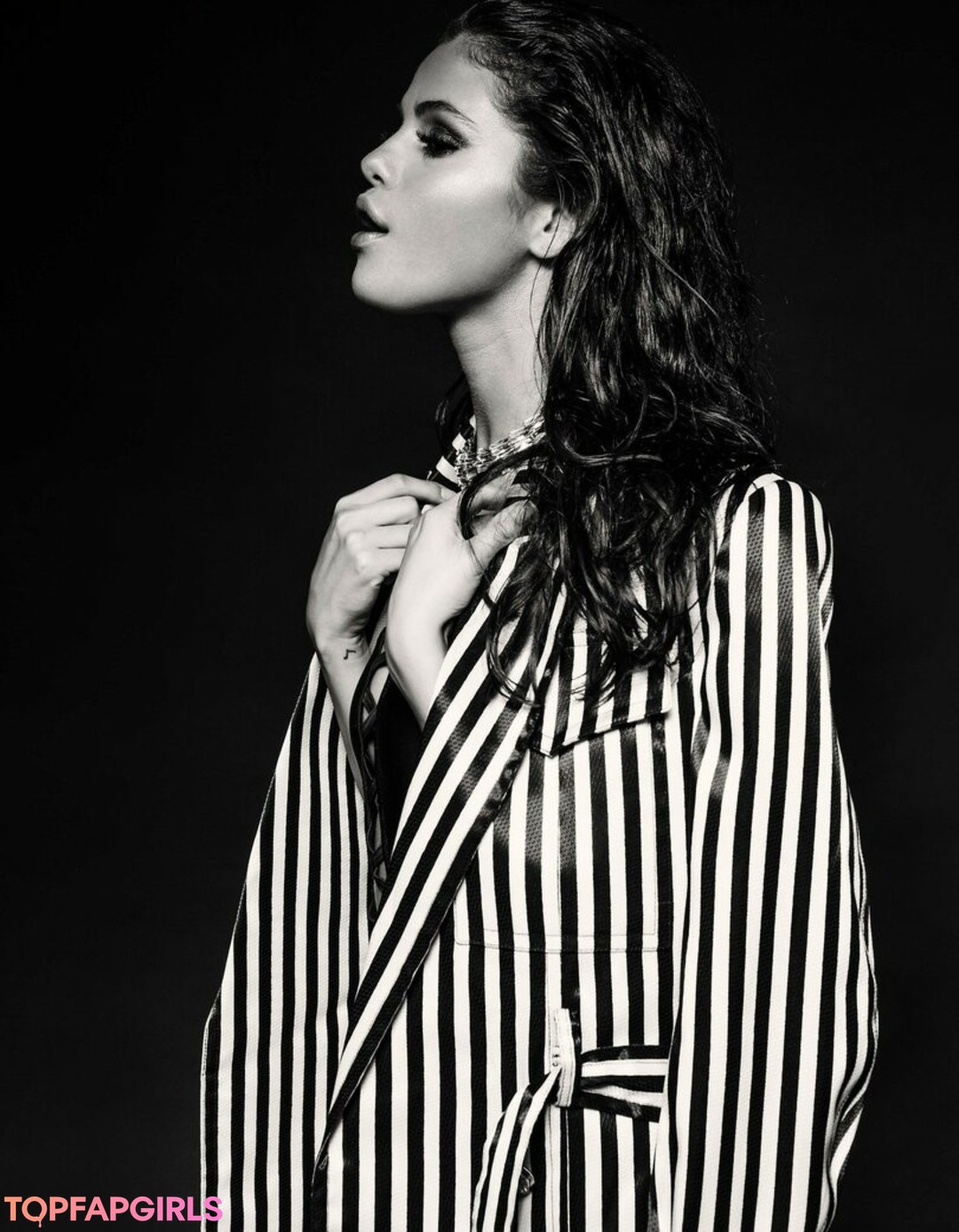 Naakte gelekte OnlyFans-foto van Selena Gomez #1821