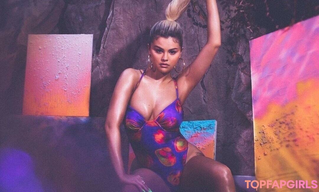Naakte gelekte OnlyFans-foto van Selena Gomez #1858