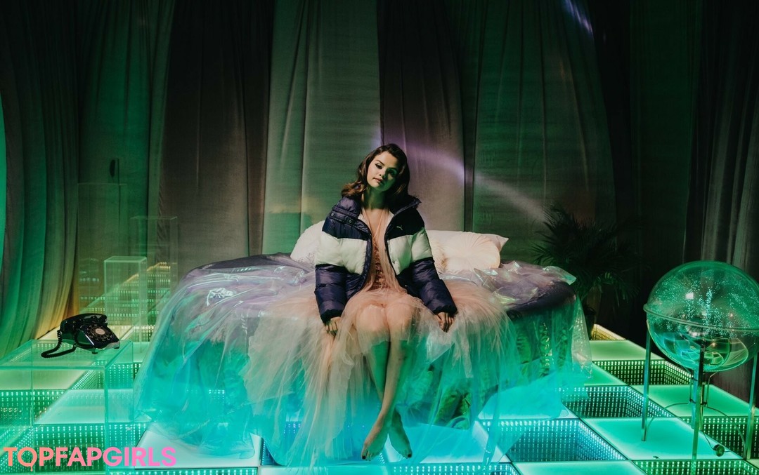Naakte gelekte OnlyFans-foto van Selena Gomez #1915