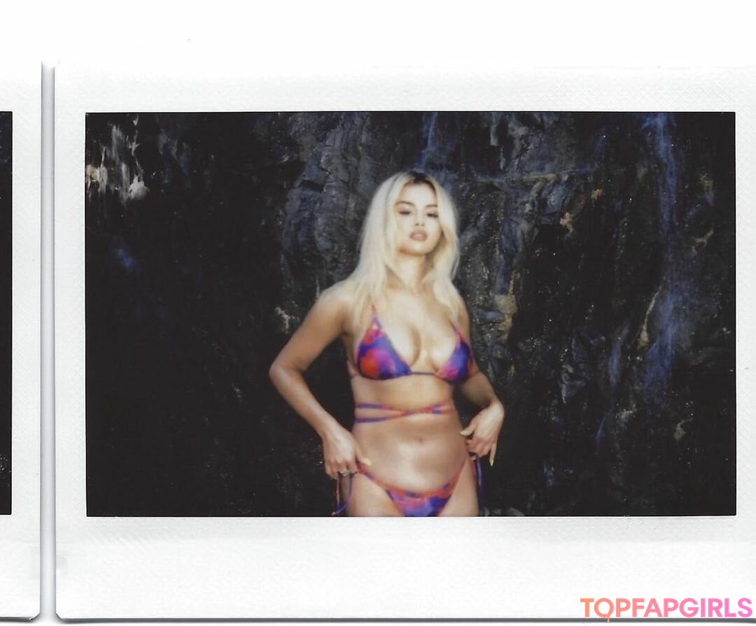 Naakte gelekte OnlyFans-foto van Selena Gomez #1949