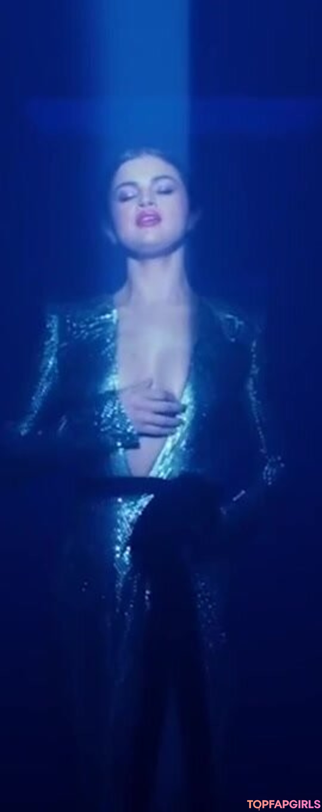 Naakte gelekte OnlyFans-foto van Selena Gomez #1951