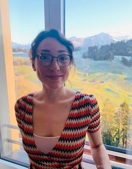 Naakte gelekte OnlyFans-foto van Lilylabeau