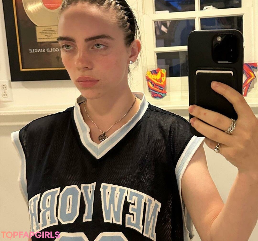 Naakte gelekte OnlyFans-foto van Billie Eilish #1216