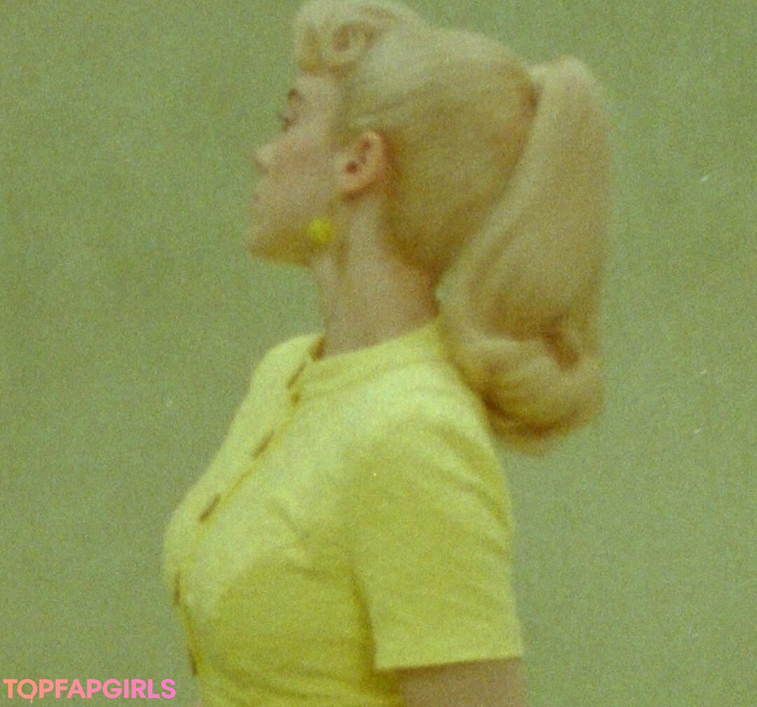 Naakte gelekte OnlyFans-foto van Billie Eilish #1315