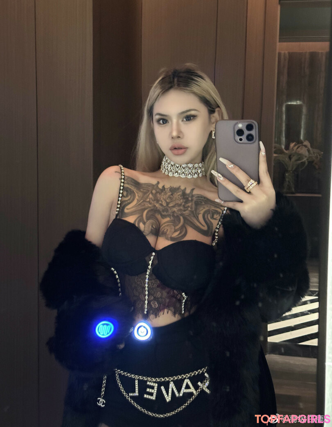 Naakte gelekte OnlyFans-foto van Deerwhite #1118