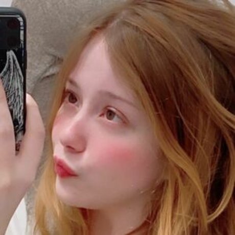 Naakte gelekte OnlyFans-foto van Diovana Konigsreuter