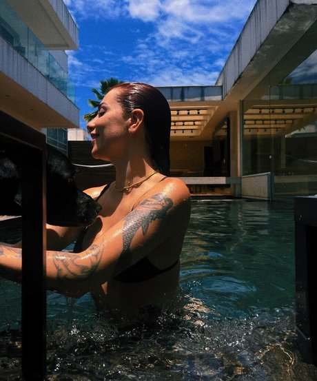 Naakte gelekte OnlyFans-foto van Karol Queiroz