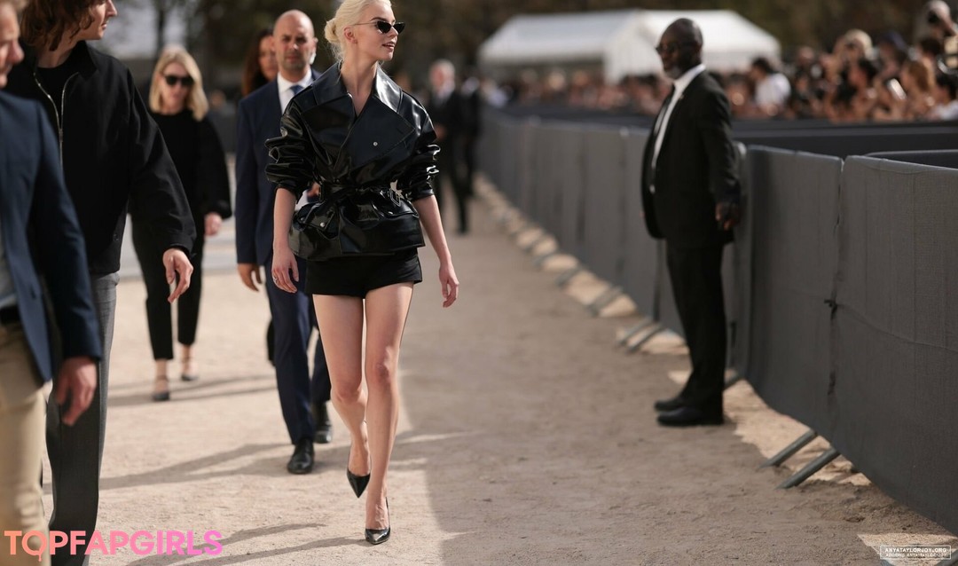 Naakte gelekte OnlyFans-foto van Anya Taylorjoy #1029