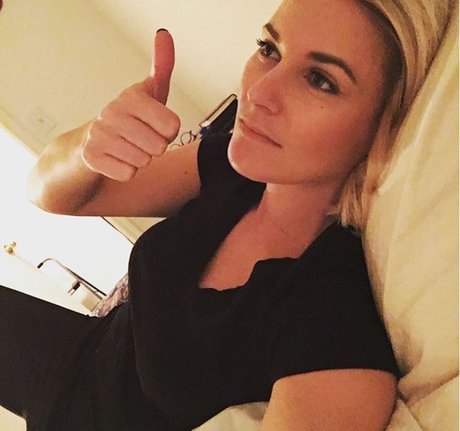 Naakte gelekte OnlyFans-foto van Renee Paquette
